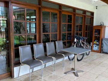 Rumah Hook Adem di Kemang Utara, 100 Meter Ke Jalan Raya
