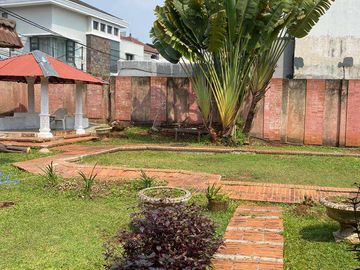 Rumah Hook Adem di Kemang Utara, 100 Meter Ke Jalan Raya