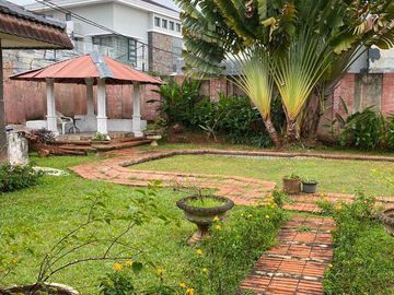 Rumah Hook Adem di Kemang Utara, 100 Meter Ke Jalan Raya
