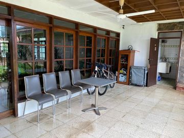 Rumah Hook Adem di Kemang Utara, 100 Meter Ke Jalan Raya