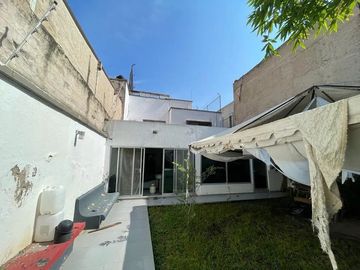 Excelente Casa venta para casa habitación y/o comercial en Calle Lerdo de Tejada, Col Americana, Guadalajara Jalisco.