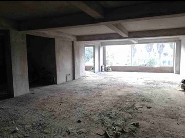Venta de local comercial 4 pisos en las flores, San Juan de Lurigancho