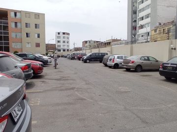 SE VENDE DEPARTAMENTOS DE 03 DORMITORIOS EN CONDOMINIO LOS JARDINES DE ARAMBURU - SURQUILLO.