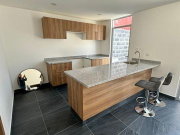 Casa en venta al sur de la ciudad de Puebla, Col. Minerales, 3 recamaras.