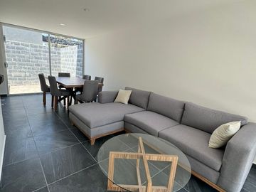Casa en venta al sur de la ciudad de Puebla, Col. Minerales, 3 recamaras.