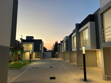 Casa en venta al sur de la ciudad de Puebla, Col. Minerales, 3 recamaras.