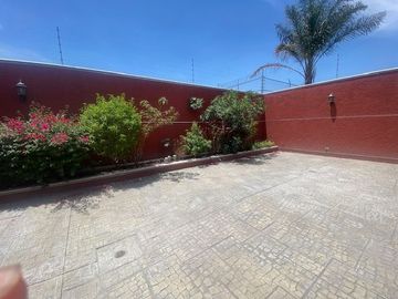 CASA EN VENTA EN FRACCIONAMIENTO BOSQUES DEL PRADO NORTE