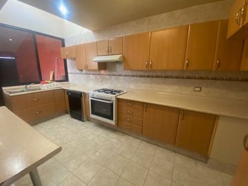 CASA EN VENTA EN FRACCIONAMIENTO BOSQUES DEL PRADO NORTE