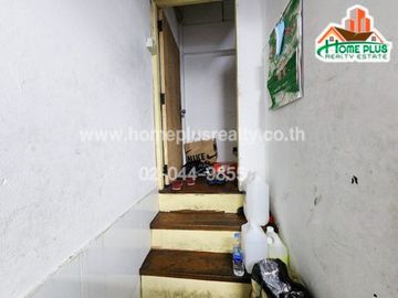 อาคารพาณิชย์ 3 ชั้น ซอยนราธิวาสราชนครินทร์6 (ใกล้สำนักงานเขตสาทร)