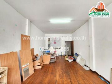 อาคารพาณิชย์ 3 ชั้น ซอยนราธิวาสราชนครินทร์6 (ใกล้สำนักงานเขตสาทร)