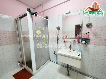 อาคารพาณิชย์ 3 ชั้น ซอยนราธิวาสราชนครินทร์6 (ใกล้สำนักงานเขตสาทร)