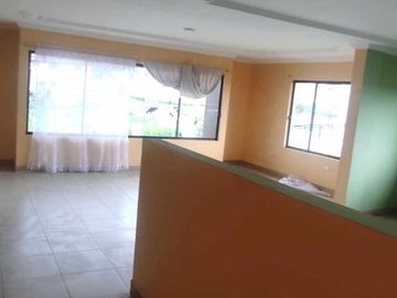 en Venta Casa rentera de 3 departamentos en Ricaurte