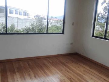 en Venta Casa rentera de 3 departamentos en Ricaurte
