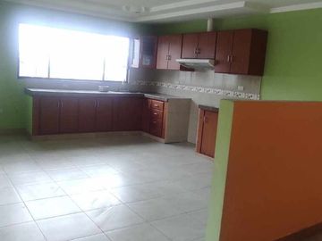 en Venta Casa rentera de 3 departamentos en Ricaurte