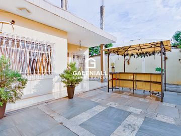 Excelente Villa Casa en Venta en el Centro de Machala, Ecuador