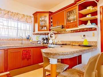 Excelente Villa Casa en Venta en el Centro de Machala, Ecuador