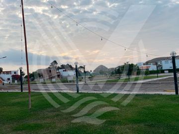 SE VENDE TERRENO EN ESQUINA DE 144 M2 CERCA A PISCINA EN CONDOMINIO EN CHOCAYA KM 92.5