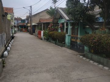 House for sale in the Griya Bandung Asria Complex which is in a residential area with a strategic location suitable for boarding houses