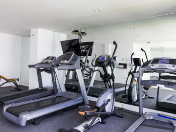 EXCELENTE OPORTUNIDAD DE INVERSION EN LA MEJOR ZONA DE PLAYA DEL CARMEN PH EN VENTA TOTALMENTE AMUEBLADO CON TERRAZA, JACUZZI Y ASOMBROSA VISTA