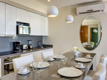 EXCELENTE OPORTUNIDAD DE INVERSION EN LA MEJOR ZONA DE PLAYA DEL CARMEN PH EN VENTA TOTALMENTE AMUEBLADO CON TERRAZA, JACUZZI Y ASOMBROSA VISTA