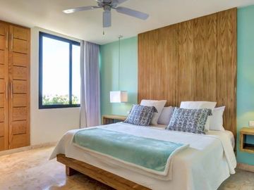 EXCELENTE OPORTUNIDAD DE INVERSION EN LA MEJOR ZONA DE PLAYA DEL CARMEN PH EN VENTA TOTALMENTE AMUEBLADO CON TERRAZA, JACUZZI Y ASOMBROSA VISTA