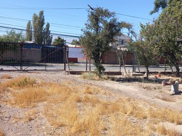 VENTA DE TERRENO URBANISADO, LOS ANDES, CALLE LAS LILLAS, 1.600MTRS, $180.000.000