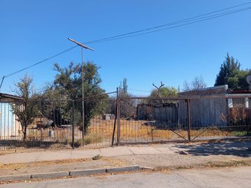 VENTA DE TERRENO URBANISADO, LOS ANDES, CALLE LAS LILLAS, 1.600MTRS, $180.000.000