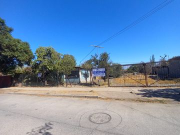 VENTA DE TERRENO URBANISADO, LOS ANDES, CALLE LAS LILLAS, 1.600MTRS, $180.000.000