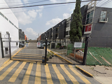 CASA EN CALLE LAGO TIBET, LOS CANTAROS III, NICOLAS ROMERO. ¡NO CRÉDITOS!