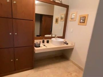 Venta Renta Vista Hermosa Zona Dorada