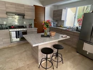 Venta Renta Vista Hermosa Zona Dorada