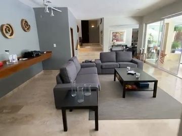 Venta Renta Vista Hermosa Zona Dorada