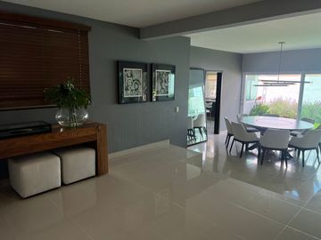 VENDO CASA AMPLIA EN CAÑDA DEL REFUGIO SECCIÒN NORTE