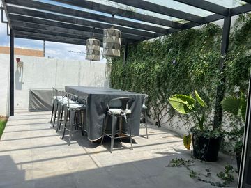 VENDO CASA AMPLIA EN CAÑDA DEL REFUGIO SECCIÒN NORTE