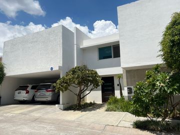 VENDO CASA AMPLIA EN CAÑDA DEL REFUGIO SECCIÒN NORTE