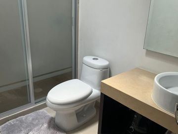 VENDO CASA AMPLIA EN CAÑDA DEL REFUGIO SECCIÒN NORTE