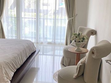 Jual Rumah Fully Furnished Kebayoran Essense Bintaro 11044-CW 0811189----