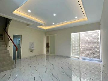 Rumah Manyar Tompotika Mulyorejo Surabaya New Gress