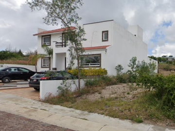 casa en remate en juriquilla en colonia cumbres del lago