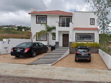 casa en remate en juriquilla en colonia cumbres del lago