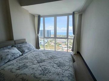Resale 1 Bedroom Condo Unit in 8 Boulevard Newtown