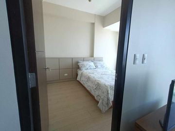 Resale 1 Bedroom Condo Unit in 8 Boulevard Newtown