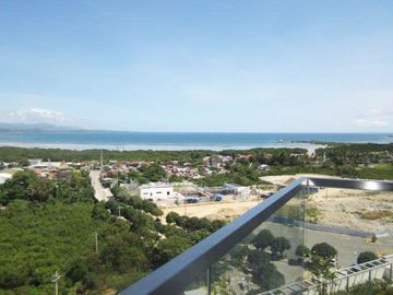 Resale 1 Bedroom Condo Unit in 8 Boulevard Newtown