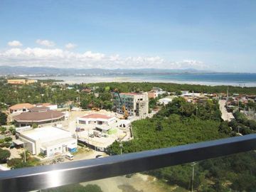 Resale 1 Bedroom Condo Unit in 8 Boulevard Newtown