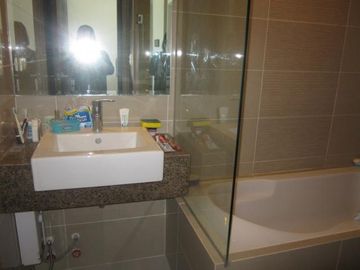 Resale 1 Bedroom Condo Unit in 8 Boulevard Newtown