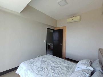 Resale 1 Bedroom Condo Unit in 8 Boulevard Newtown