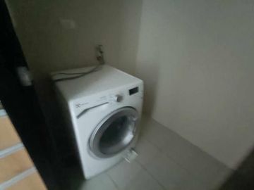 Resale 1 Bedroom Condo Unit in 8 Boulevard Newtown