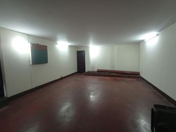 Casa Cerca a Av Salaverry y Guillermo Prescott de 5 Pisos en Venta, Lince