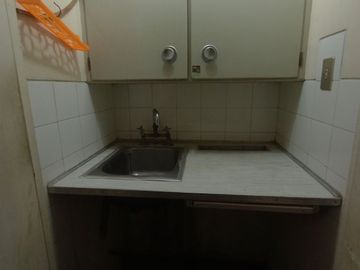 Casa Cerca a Av Salaverry y Guillermo Prescott de 5 Pisos en Venta, Lince