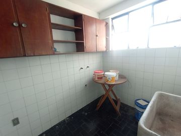 Casa Cerca a Av Salaverry y Guillermo Prescott de 5 Pisos en Venta, Lince